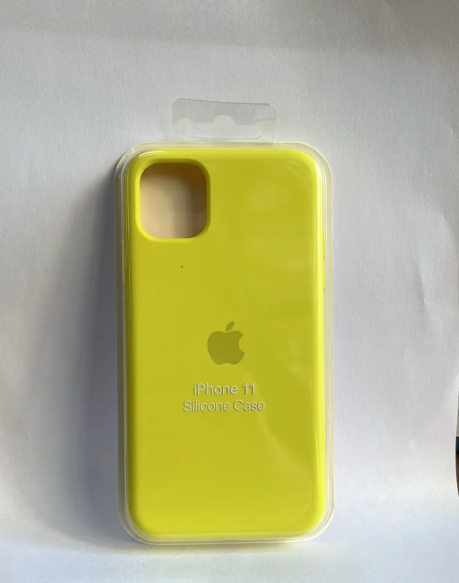 SILICONE CASE IPH 14 P MAX COL 43 AMARILLO