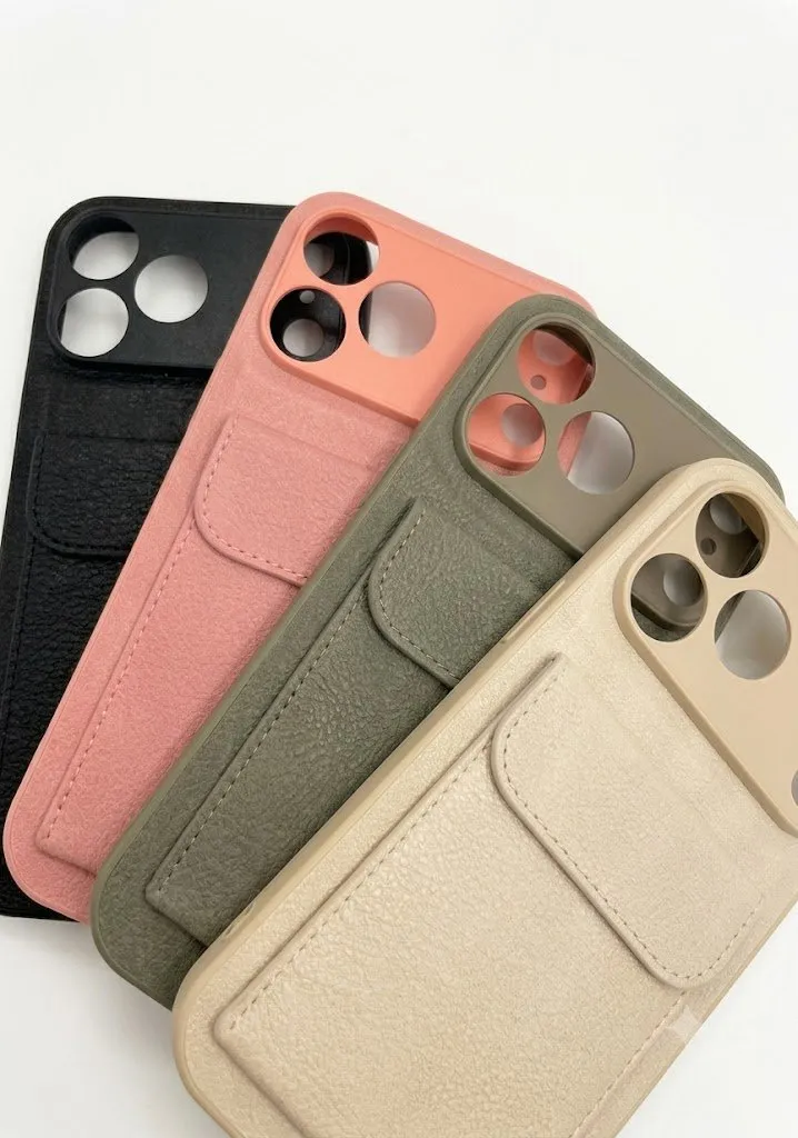 FUNDA ECOCUERO TARJETERO IPH 16 PRO BEIGE