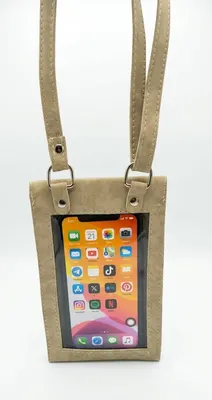 PORTA CELULAR CON CORREA DORADO