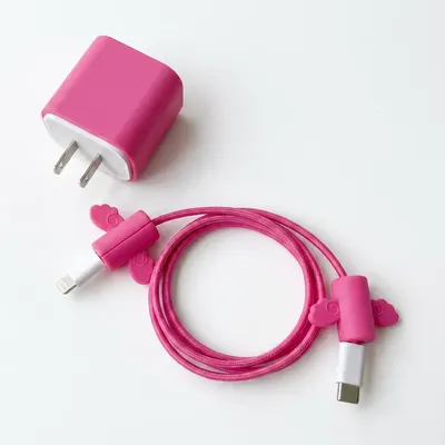 PROTECTOR PARA CARGADOR 20W Y CABLE FUCSIA